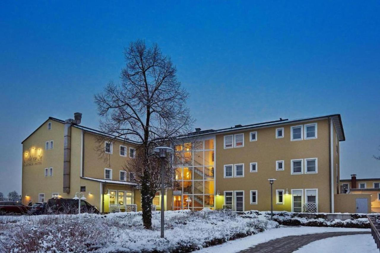 Hotel Am See Neutraubling Esterno foto