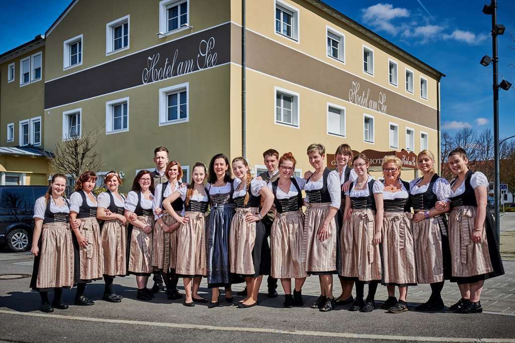 Hotel Am See Neutraubling Esterno foto